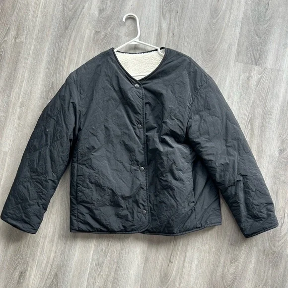 Chic Black Button-Up Jacket - Picture 1 of 3